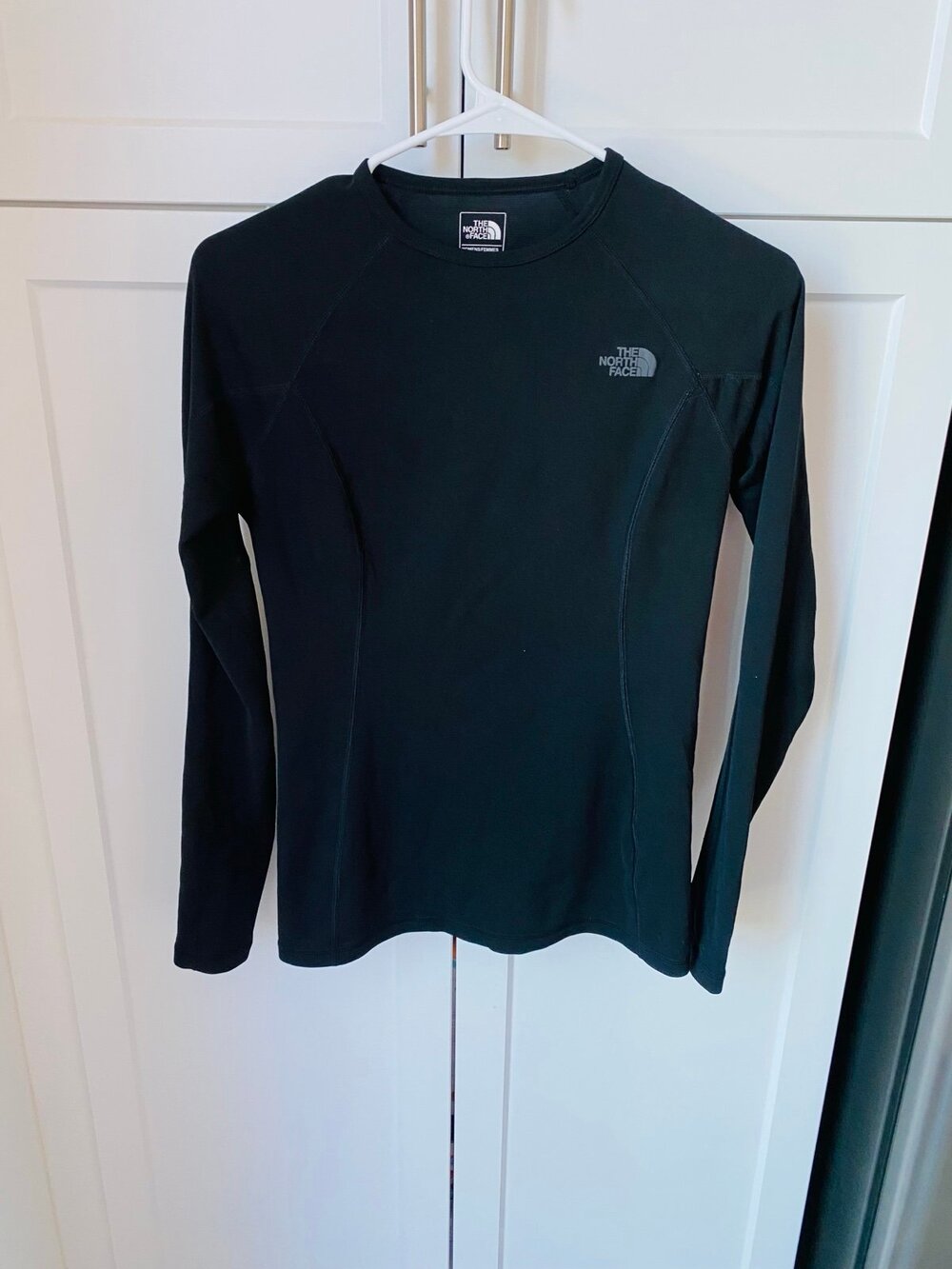 The North Face Women's small Black Long Sleeve Athletic T-Shirt